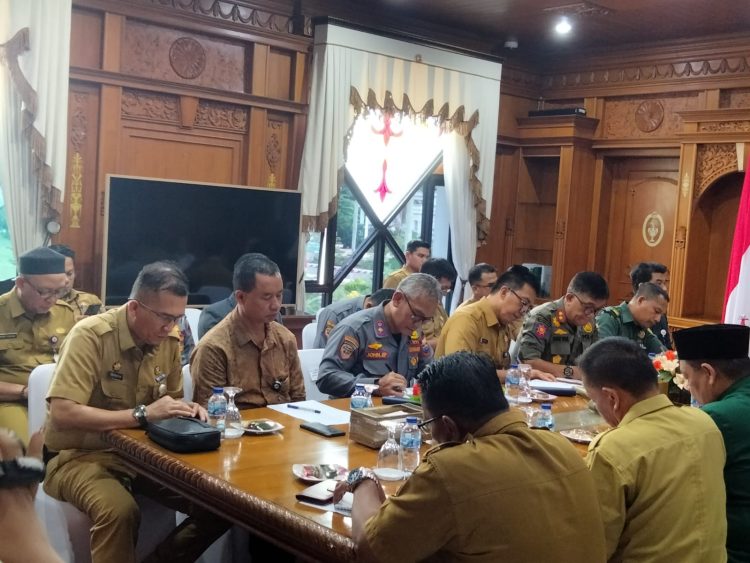 Gubernur Al Haris Matangkan Persiapan Rakernas Apdesi di Provinsi Jambi. (Foto : ist)