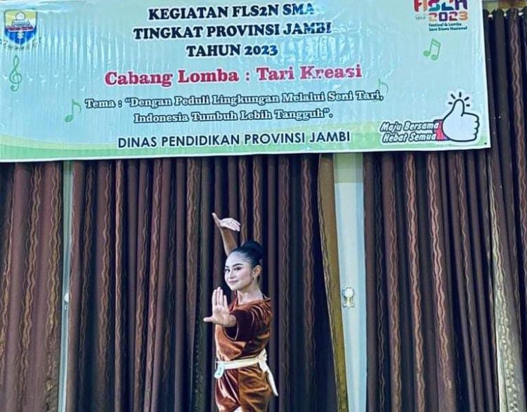 Sahwa Debby Noflinda Siswi SMA 6 Bawa Nama Harum Merangin di Tingkat Propinsi Jambi. (Foto : Yazdi - sinarjambi.com)