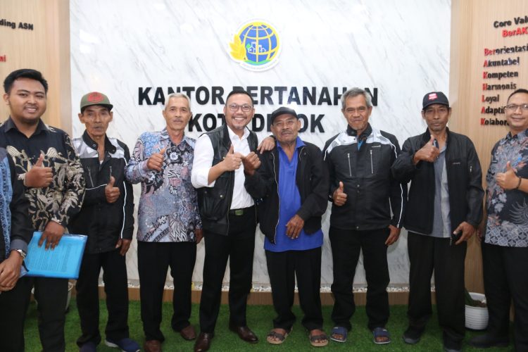 Kepala BPN Kota Depok Indra Gunawan menerima perwakilan warga Banjaran Pucung, RT.001, RW 010, Kelurahan Cilangkap, Kecamatan Tapos, Kota Depok. (Foto : BPN Kota Depok)