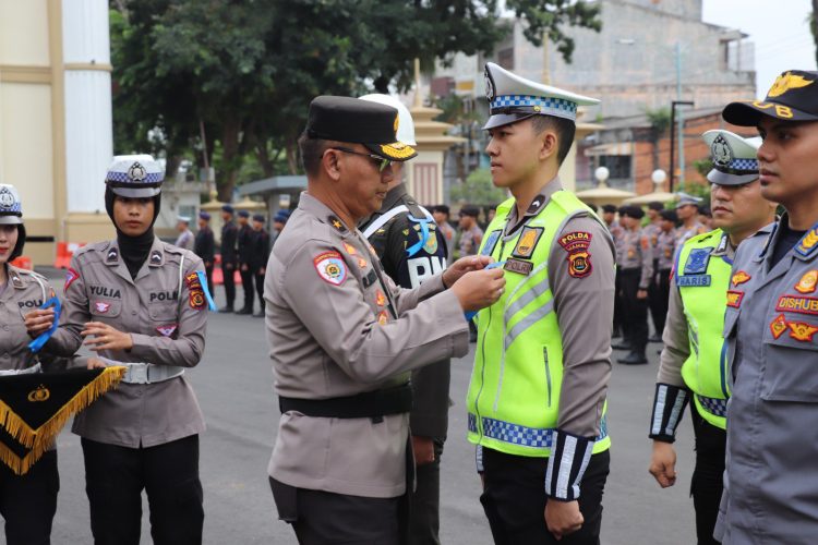 Polda Jambi Gelar Pasukan Operasi Patuh. (Foto : ist)