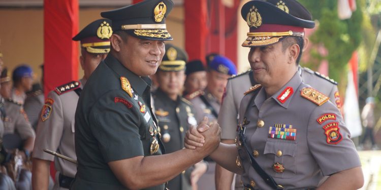 Danrem Gapu bersama Kapolda Jambi. (Foto : ist)