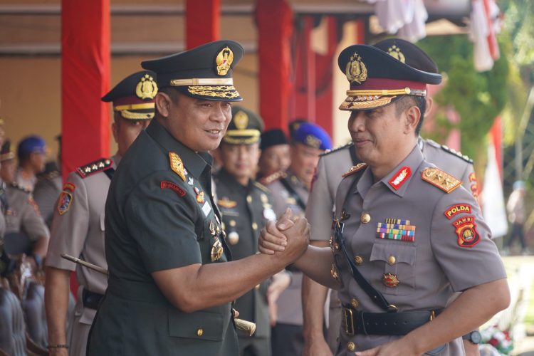 Danrem Gapu bersama Kapolda Jambi. (Foto : ist)