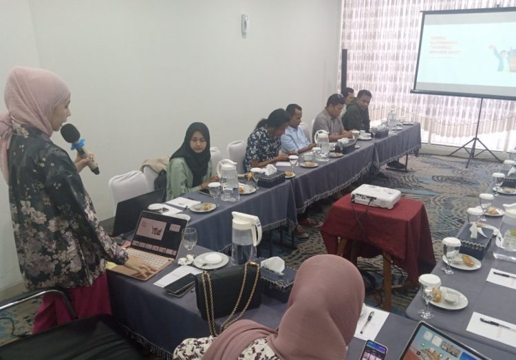 Fasha saat media gathering bersama wartawan Pasar Modal Jambi. (Foto : Rolan - sinarjambi.com)