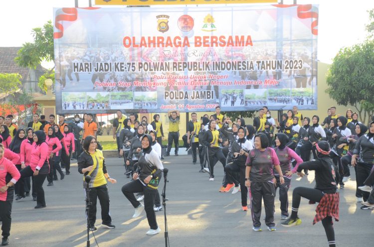 Polda Jambi Gelar Apel Pagi Personel dan Olahraga Bersama. (Foto : ist)