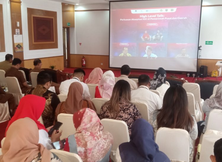 Peserta sosialisasi implementasi Kartu Kredit Indonesia di kantor perwakilan Bank Indonesia Provinsi Jambi. (Foto : Rolan - sinarjambi.com)