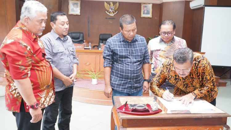 Petrochina dan Pemkab Sepakat Lanjutkan Jalan Mendahara. (Foto : ist)