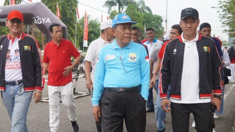 Kasrem Gapu Jalan Santai Bersama Masyarakat Meriahkan HUT Ke-78 RI. (Foto : ist)