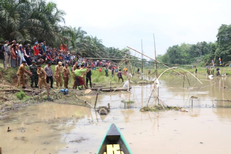 Gubernur Al Haris Resmikan Desa Wisata Dewi Rebung. (Foto : ist)