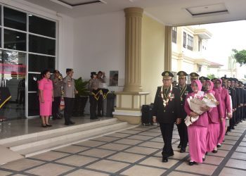 Irjen Rusdi Hartono Pimpin Wisuda Purna Bhakti Personel Polda Jambi. (Foto : ist)