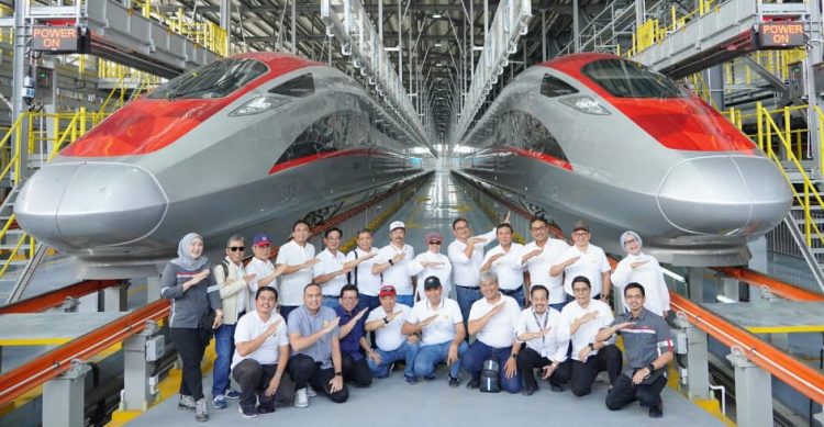Jajaran Kementerian ATR/BPN Jajal KCJB. (Foto : ist)