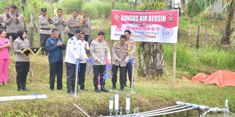 Polda Jambi Bersama Polres Bungo Bantu Pembuatan Pompa Air Bersih. (Foto : ist)