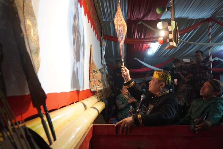 Korem Gapu Gelar Pementasan Wayang Kulit Meriahkan HUT Ke-78 TNI. (Foto : ist)