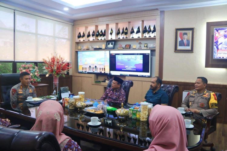 Kapolda Terima Silaturahmi Rektor Universitas Muhammadiyah Jambi. (Foto : ist)