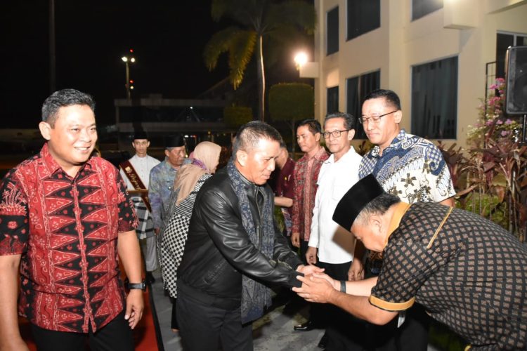 Pangdam II/Sriwijaya Disambut Danrem 042/Gapu dan Forkopimda. (Foto : ist)