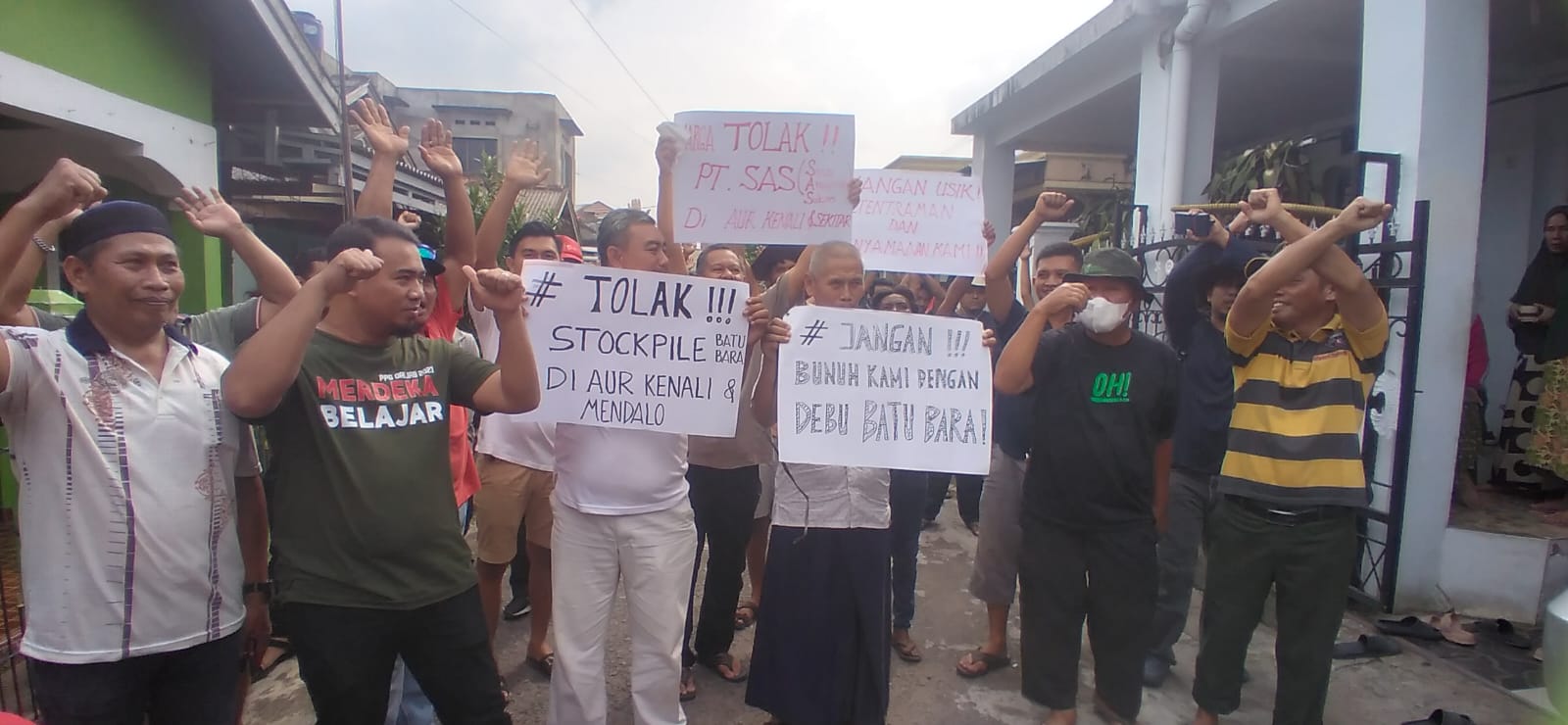 Mau 'Bujuk' Warga, Orang PT SAS Malah Diusir. (Foto : ist)