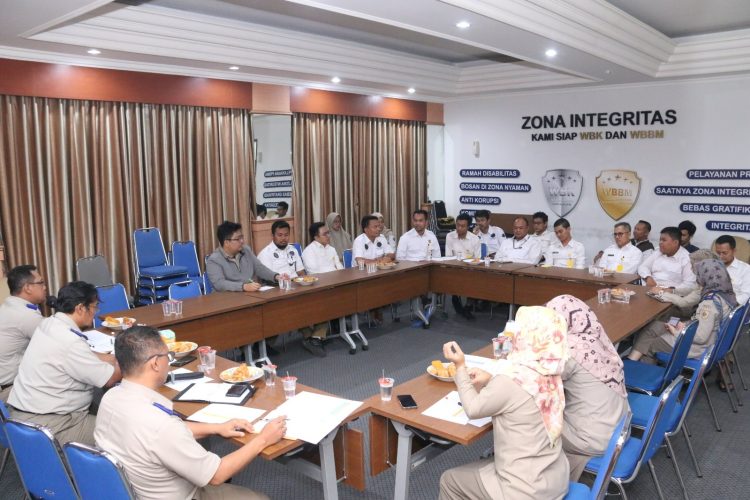 BPN Kota Depok menggelar rapat koordinasi pemantapan program PTSL tahun 2023 di aula kantor Pertanahan setempat Senin, 6 November 2023. (Foto : BPN Kota Depok)