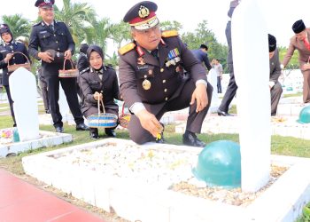 Wakapolda Jambi Bersama Forkopimda Ziarah di TMP Satria Bhakti. (Foto : ist)