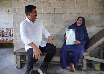 Menteri ATR/Kepala BPN Senang Masyarakat Desa Beluluk Sadari Pentingnya Sertipikat Tanah. (Foto : ist)