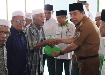 Mukti ajak peduli dengan orang tua jompo. (Foto : ist)