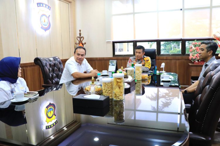 Kapolda Jambi Tegaskan Dukungan Ke Bulog Salurkan Sembako. (Foto : ist)