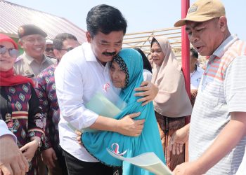 Tinggal di Pesisir Sejak 1960, Masyarakat Suku Bajo Kolaka Akhirnya Dapat Sertipikat Tanah. (Foto : ist)
