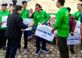 Lima Ahli Waris Program BKBK di Batanghari Terima Santunan. (Foto : ist)