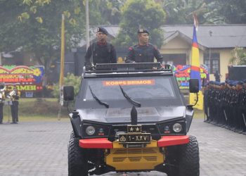 Hujan Deras Tak Surutkan Peringatan HUT Ke-78 Korps Brimobda Jambi. (Foto : ist)