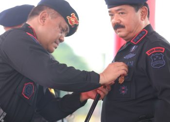 Menteri ATR/Kepala BPN Dianugerahkan Jadi Warga Kehormatan Utama Korps Brimob Polri. (Foto : ist)