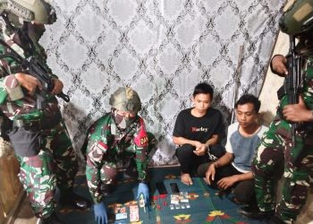 Aksi Satgas Pamtas RI-MLY Yonarmed 16/ TK Gagalkan Transaksi Sabu. (Foto : ist)