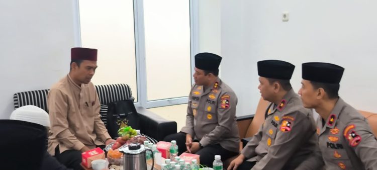 Terima Kaops NCS Polri, UAS Serukan Masyarakat Jaga Ketertiban Jelang Pemilu. (Foto : ist)