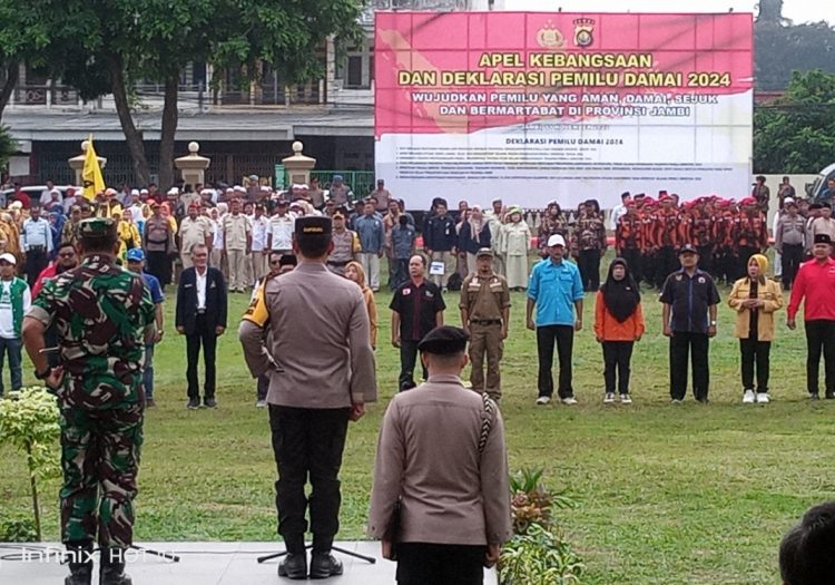 Kapolda Jambi Bersama Danrem Gapu Pimpin Apel Kebangsaan dan Deklarasi Pemilu Damai 2024. (Foto : Rolan - sinarjambi.com)