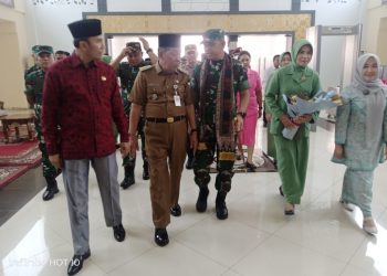 Danrem Gapu Kolonel Inf Rachmad Disambut Abdullah Sani. (Foto : Rolan - sinarjambi.com)