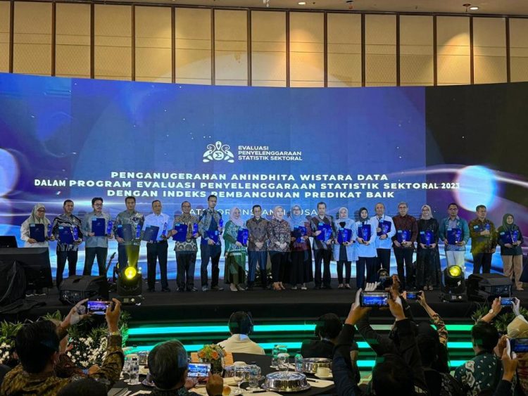 Kemenkumham Dianugerahi Anindhita Wistara Data dari BPS. (Foto : ist)