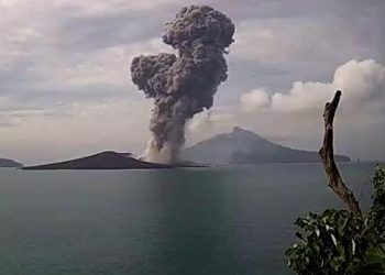 Masyarakat Pesisir dan Nelayan Diimbau Waspadai Erupsi Gunung Anak Krakatau. (Foto : ist)