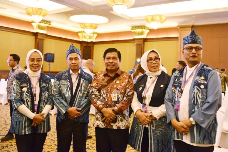 Pj Wali Kota Jambi Sri Purwaningsih (kiri) Hadiri Munaslub APEKSI Tahun 2023. (Foto : ist)