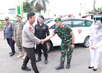 Kapolda Jambi Cek Arus Lalu Lintas dan Pos Pelayanan di Batanghari. (Foto : ist)
