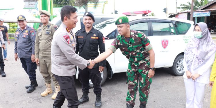 Kapolda Jambi Cek Arus Lalu Lintas dan Pos Pelayanan di Batanghari. (Foto : ist)