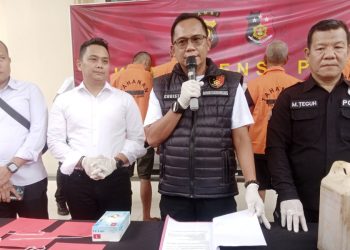 Christian Tory memimpin pengungkapan kasus revineri. (Foto : Rolan - sinarjambi.com)
