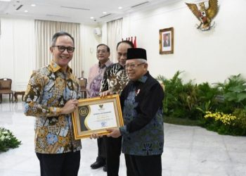 OJK Raih Predikat Badan Publik Informatif Terbaik 2023. (Foto : ist)
