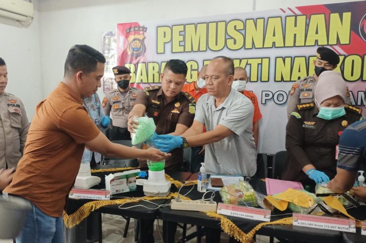Ditresnarkoba Polda Jambi Musnahkan Barang Bukti Sabu dan Ekstasi. (Foto : ist)