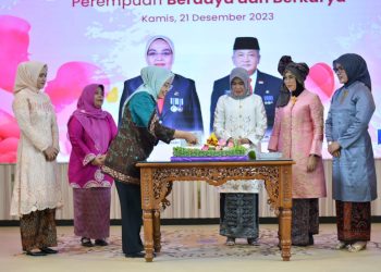 Pj Wali Kota Jambi Sri Purwaningsih di acara puncak hari ibu ke-95 tahun 2023 tingkat kota Jambi. (Foto : ist)