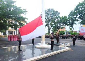 Kapolda Jambi Pimpin Upacara Peringatan Hari Ibu. (Foto : ist)