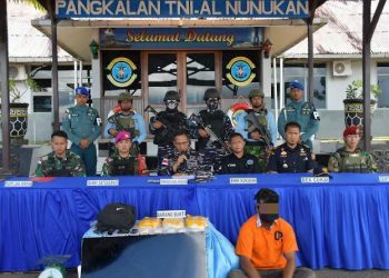 Sinergitas Tim Gabungan TNI AL Gagalkan Penyelundupan 3.300 Gram Narkoba di Perairan Sebatik. (Foto : ist)