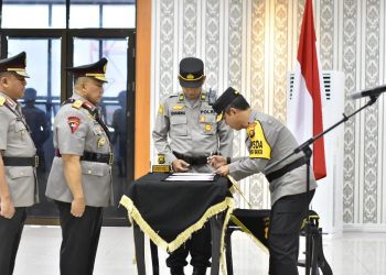 Kapolda Jambi Pimpin Sertijab Wakapolda Jambi. (Foto : ist)