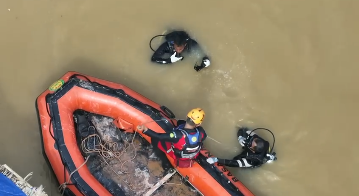 Pencari Besi di Dasar Sungai Batanghari Hilang. (Foto : ist)