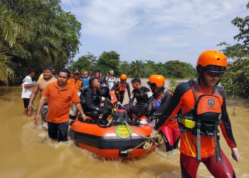 Penyelam Basarnas Temukan Siswanto Korban Tenggelam di Sungai Batanghari. (Foto : ist)