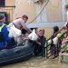 Kapolda Jambi bantu warga yang terdampak banjir di kawasan Legok. (Foto : ist)