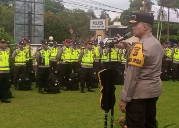 Wakapolda Jambi Cek Kesiapan Personel Pengamanan TPS di Polres Tanjabtim. (Foto : Rolan - sinarjambi.com)