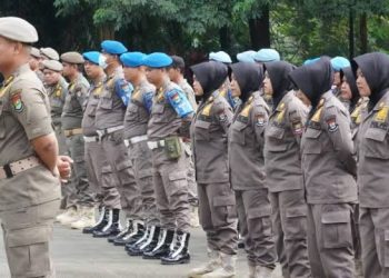 Shobraini tegaskan keterbatasan anggaran dalam pengurangan honorer Satpol PP Merangin. (Foto : ist)
