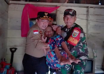Gubernur Al Haris Bersama Dandim Bute Evakuasi Warga Terdampak Banjir. (Foto : ist)